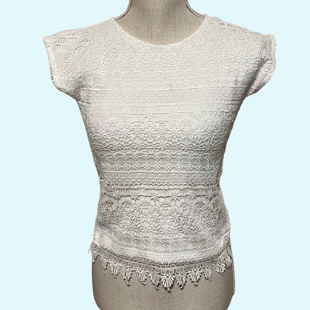 H & M white lace crop top. White. Size 6-8y